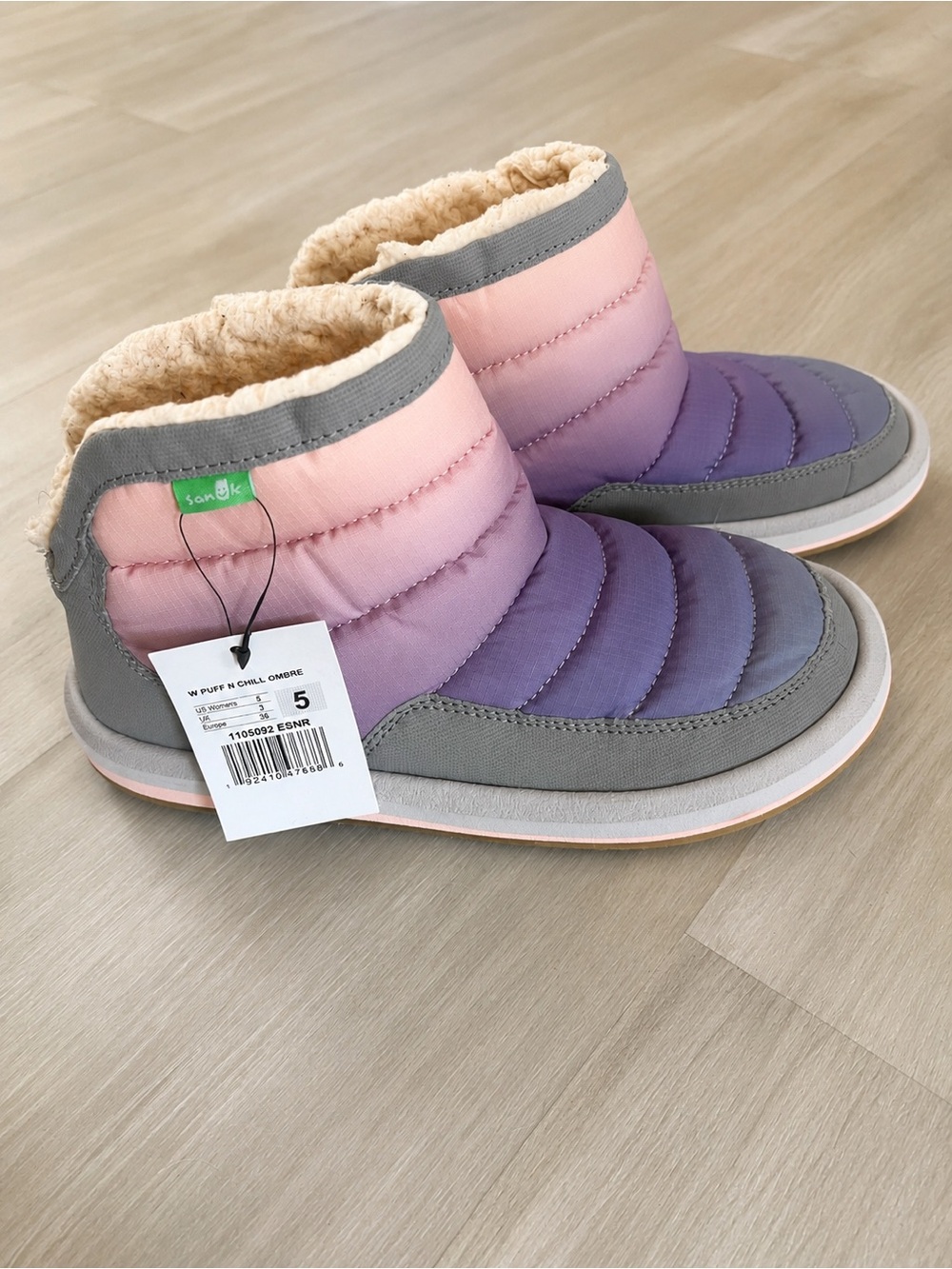 Sanuk Women's "Puff N Chill" Pink to Purple Ombre Quilted Slip-On Winter Booties